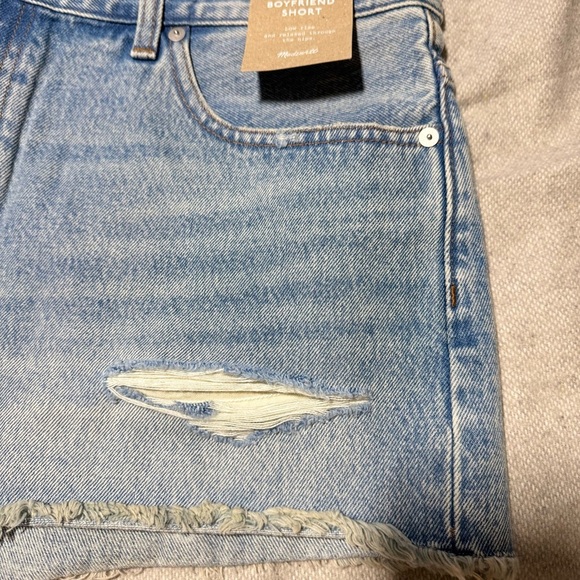 Madewell Women’s 31 Blue Jean Shorts Distressed low rise boyfriend short nwt - Picture 2 of 12
